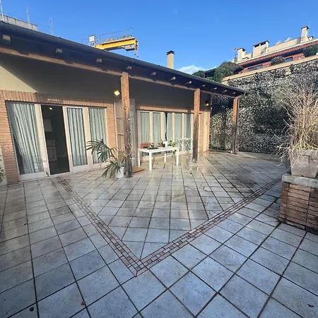 Moon Flat アパート ティラナ