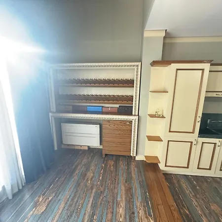 Moon Flat ティラナ