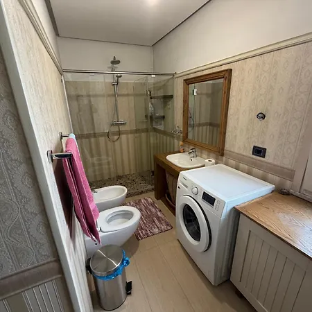 Golden Attico Blloku Apartamento